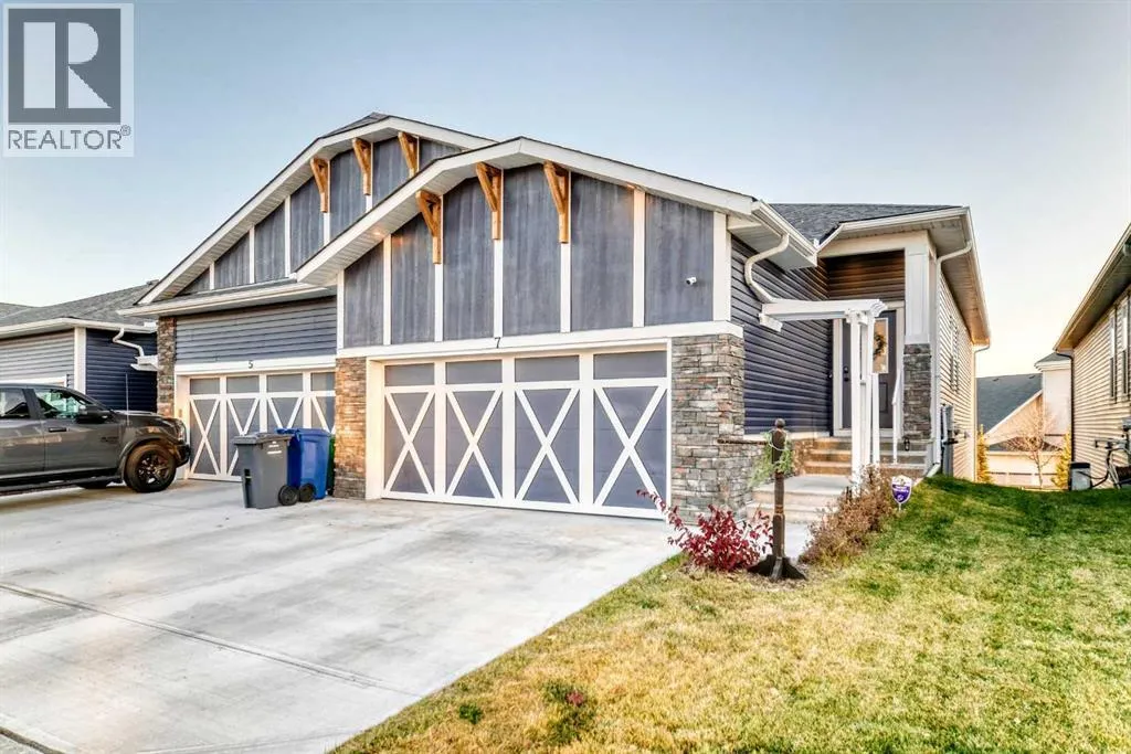 Row / Townhouse for rent: 7 Wolf Crescent N, Okotoks, Alberta T1S 5V1