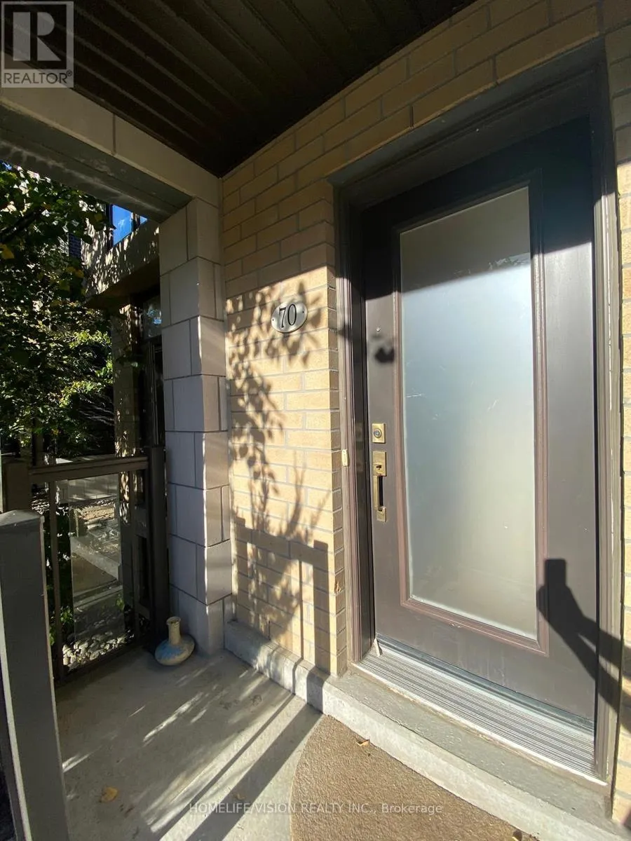 Row / Townhouse for rent: 70 - 23 Eldora Avenue, Toronto, Ontario M2M 0B5