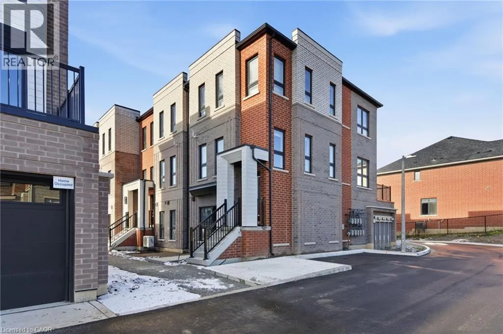 Row / Townhouse for rent: 70 Kenesky Drive Unit# 29, Waterdown, Ontario L8B 2A9