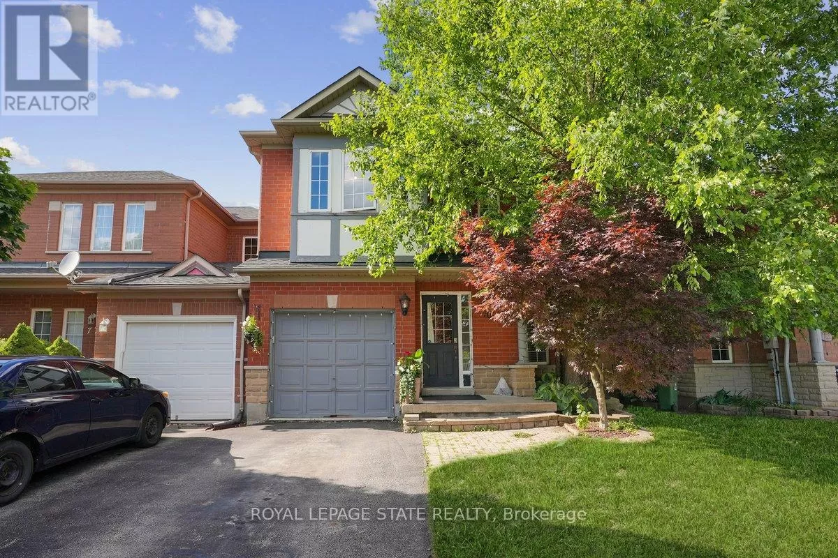 Row / Townhouse for rent: 70 Moore Crescent, Hamilton, Ontario L9G 4Z6