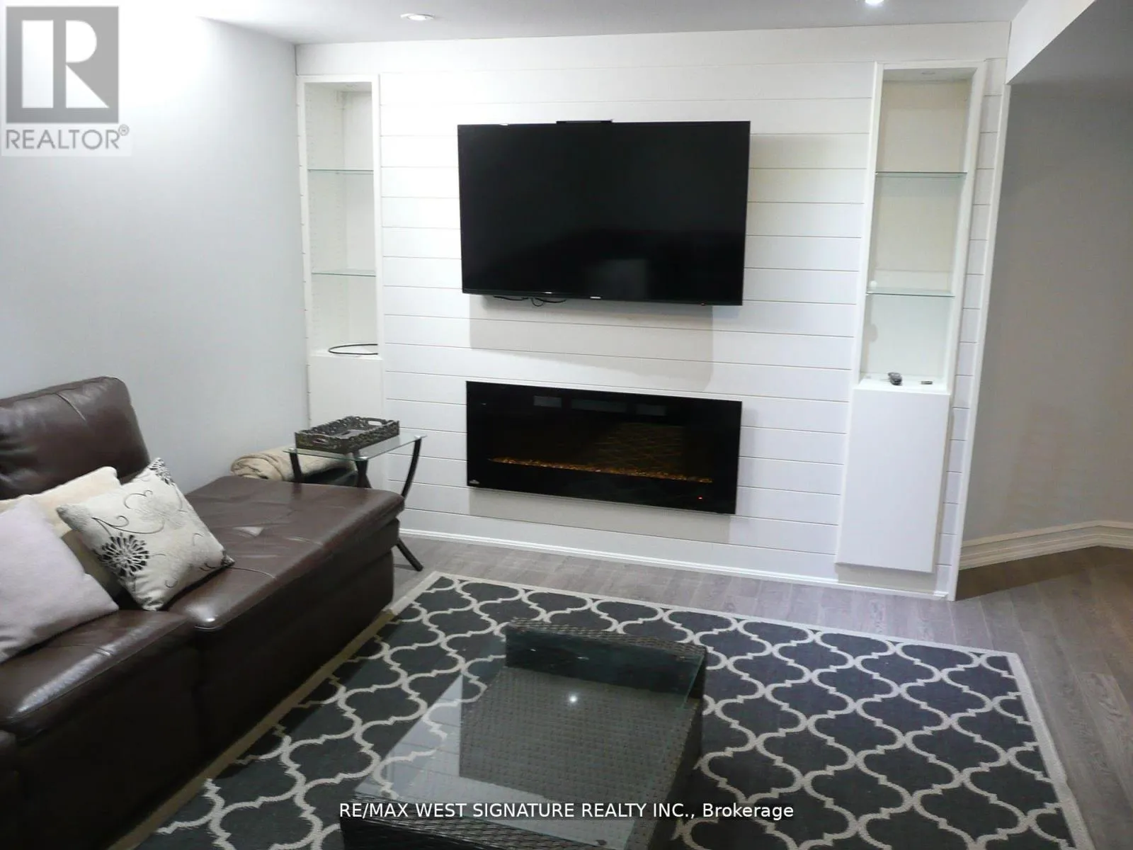 House for rent: 70 Robertson Close, Vaughan, Ontario L6A 2G7