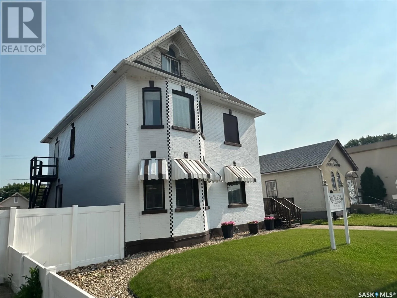 Offices for rent: 70 Stadacona Street W, Moose Jaw, Saskatchewan S6H 1Z1