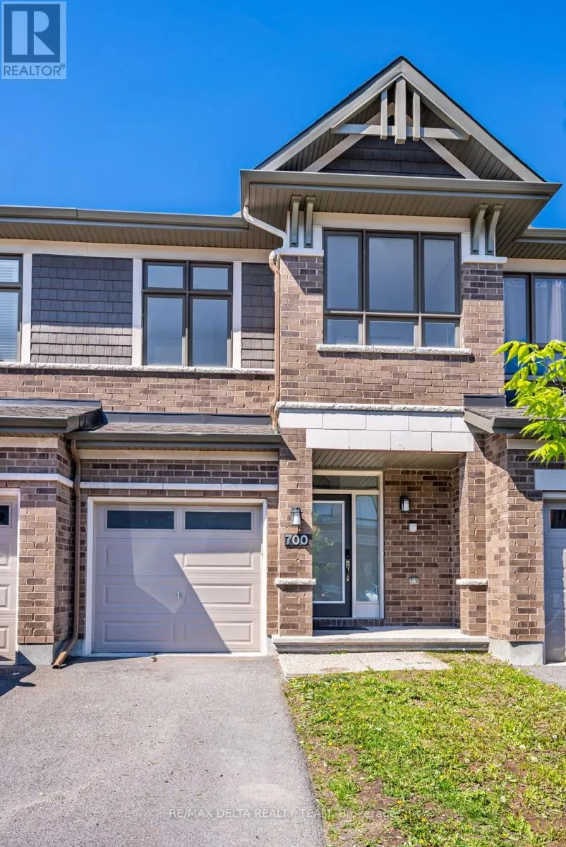 Row / Townhouse for rent: 700 Guardian Grove, Ottawa, Ontario K1X 3V5