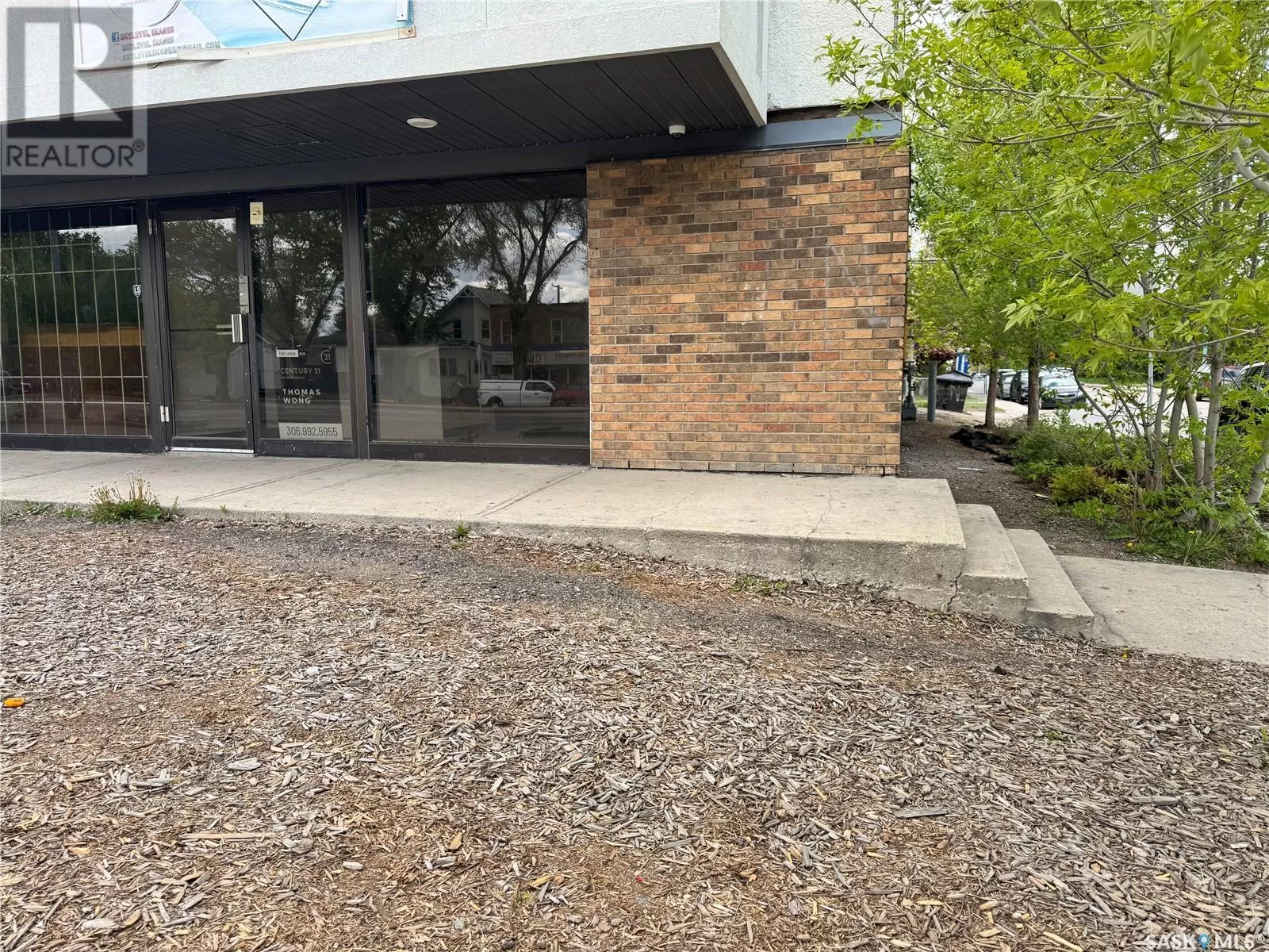 Retail for rent: 700 Victoria Avenue, Regina, Saskatchewan S4N 0R3