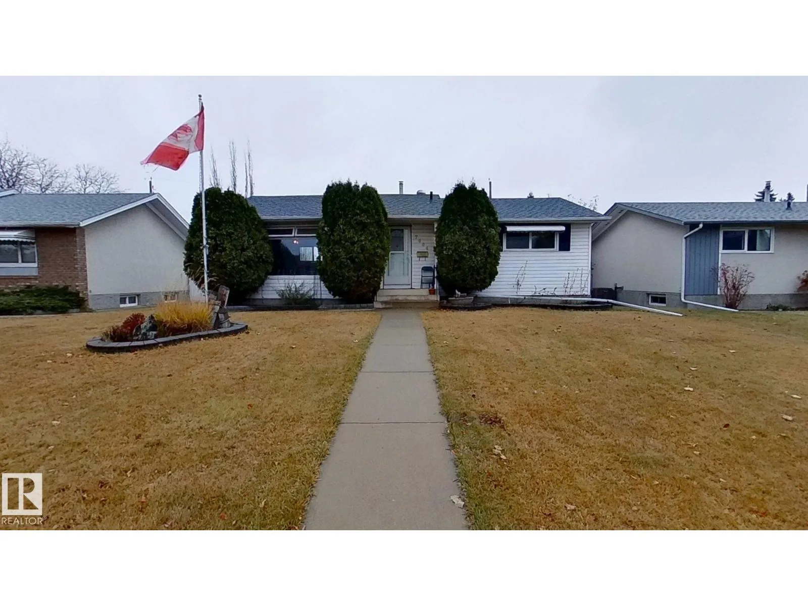 House for rent: 7004 93 Av Nw, Edmonton, Alberta T6B 0W6