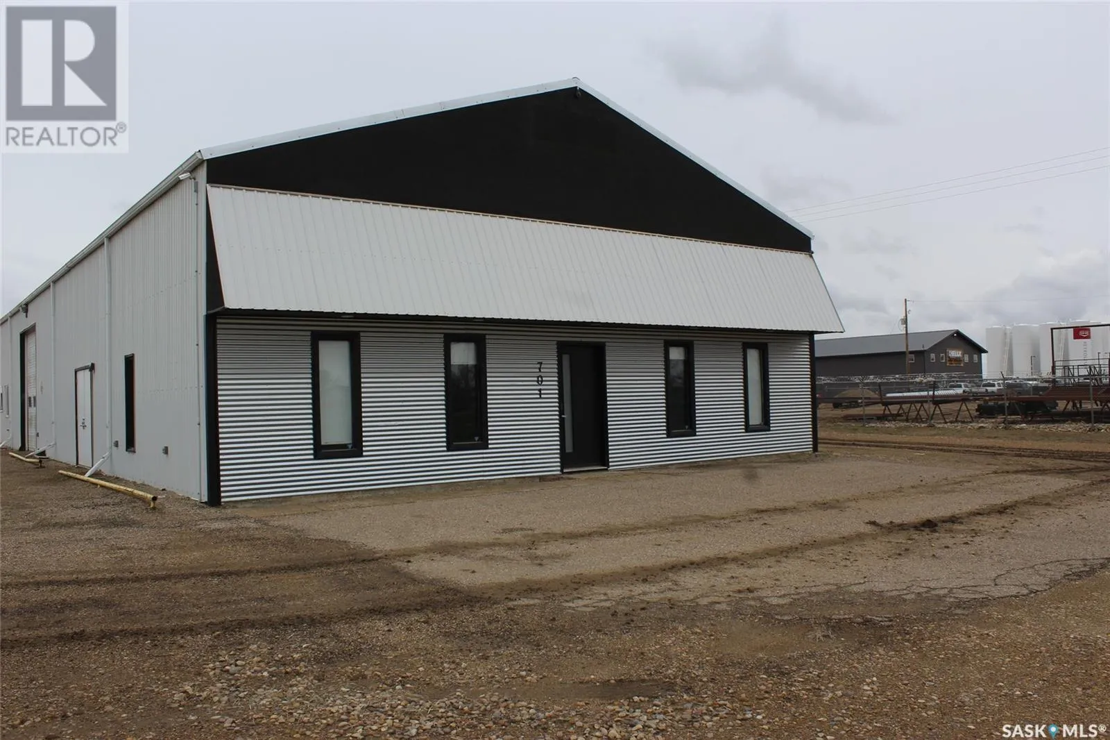 Warehouse for rent: 701 37 Highway, Shaunavon, Saskatchewan S0N 2M0
