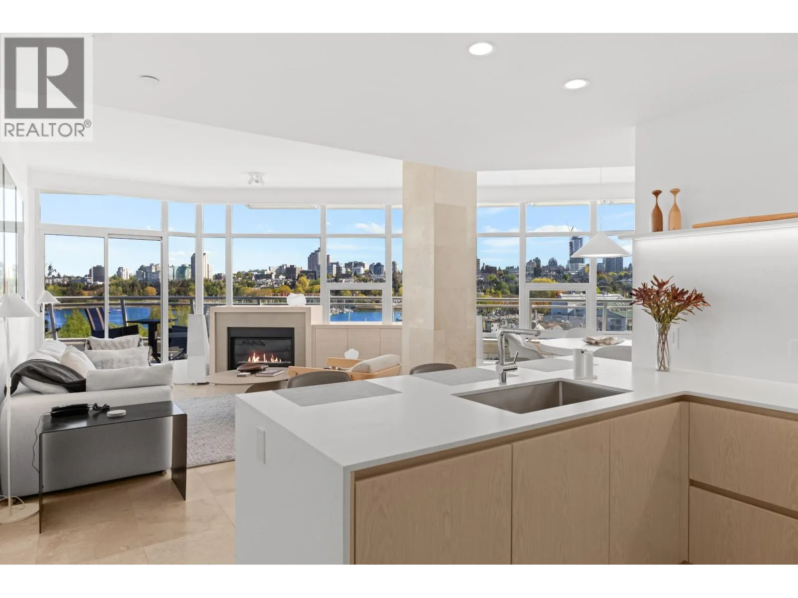 Apartment for rent: 701 628 Kinghorne Mews, Vancouver, British Columbia V6Z 3H6