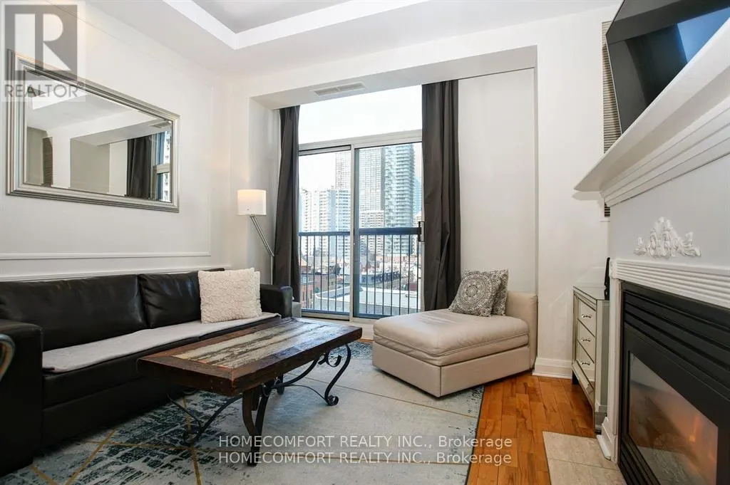 Apartment for rent: 701 - 8 Wellesley Street E, Toronto, Ontario M4Y 3B2