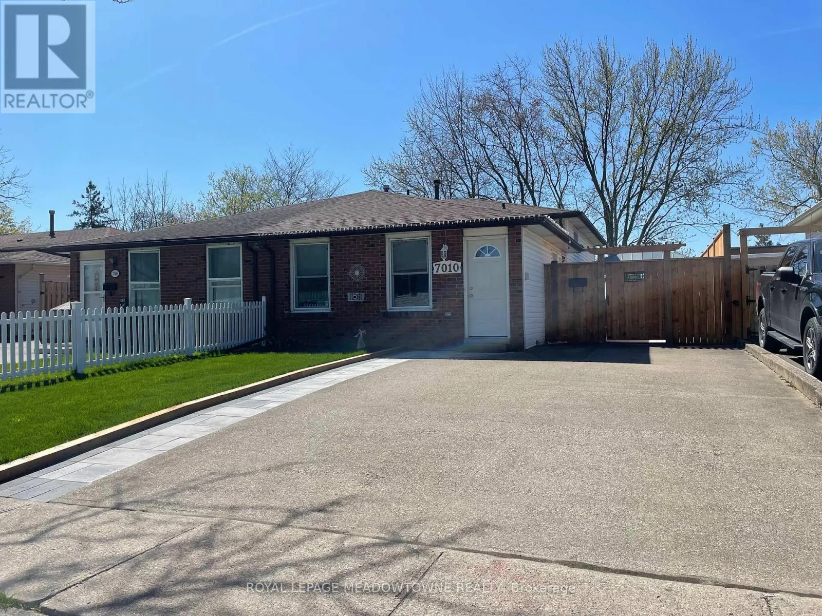 House for rent: 7010 Bonnie Street, Niagara Falls, Ontario L2G 7L1