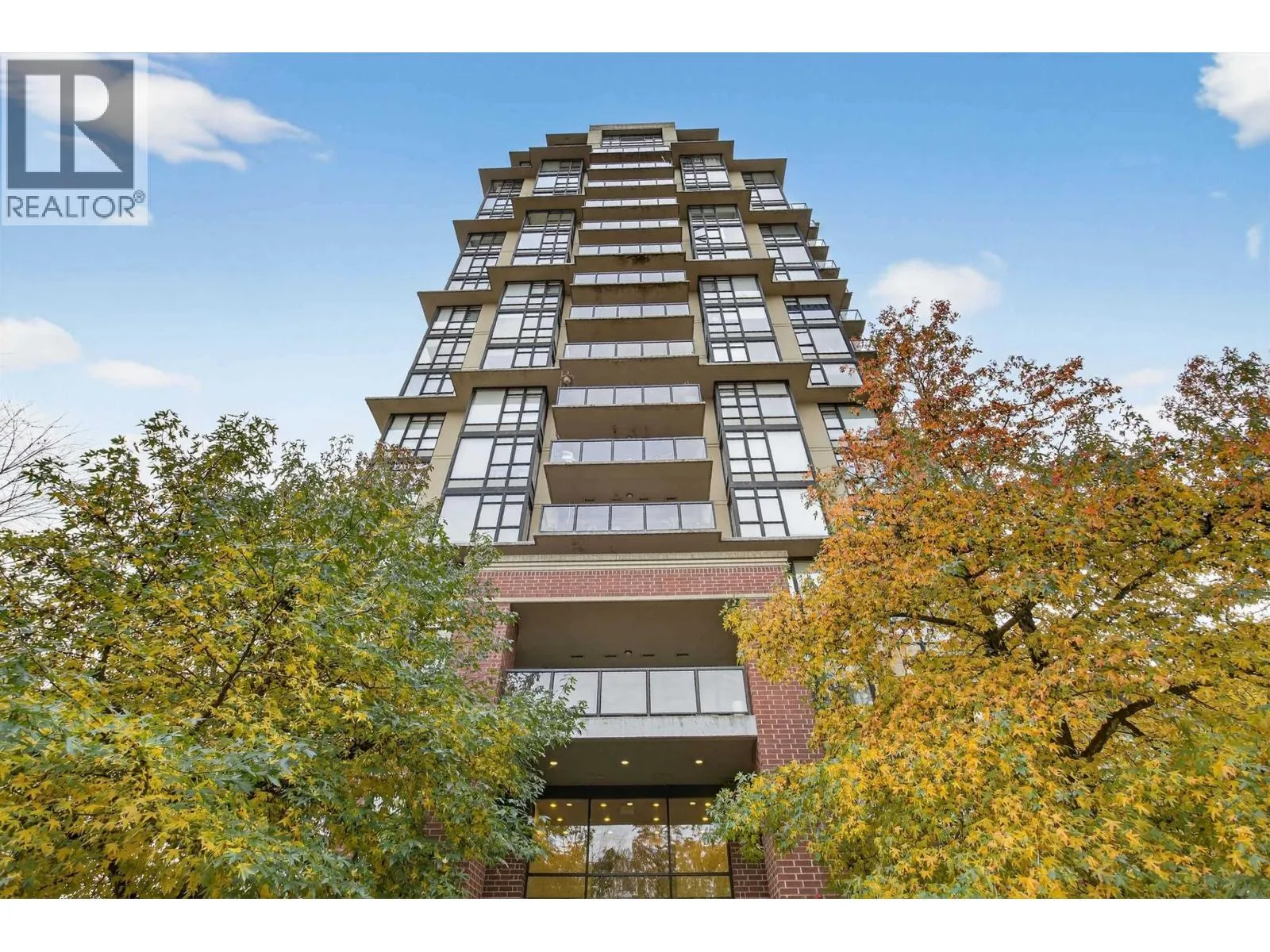 Apartment for rent: 702 11 E Royal Avenue, New Westminster, British Columbia V3L 0A8