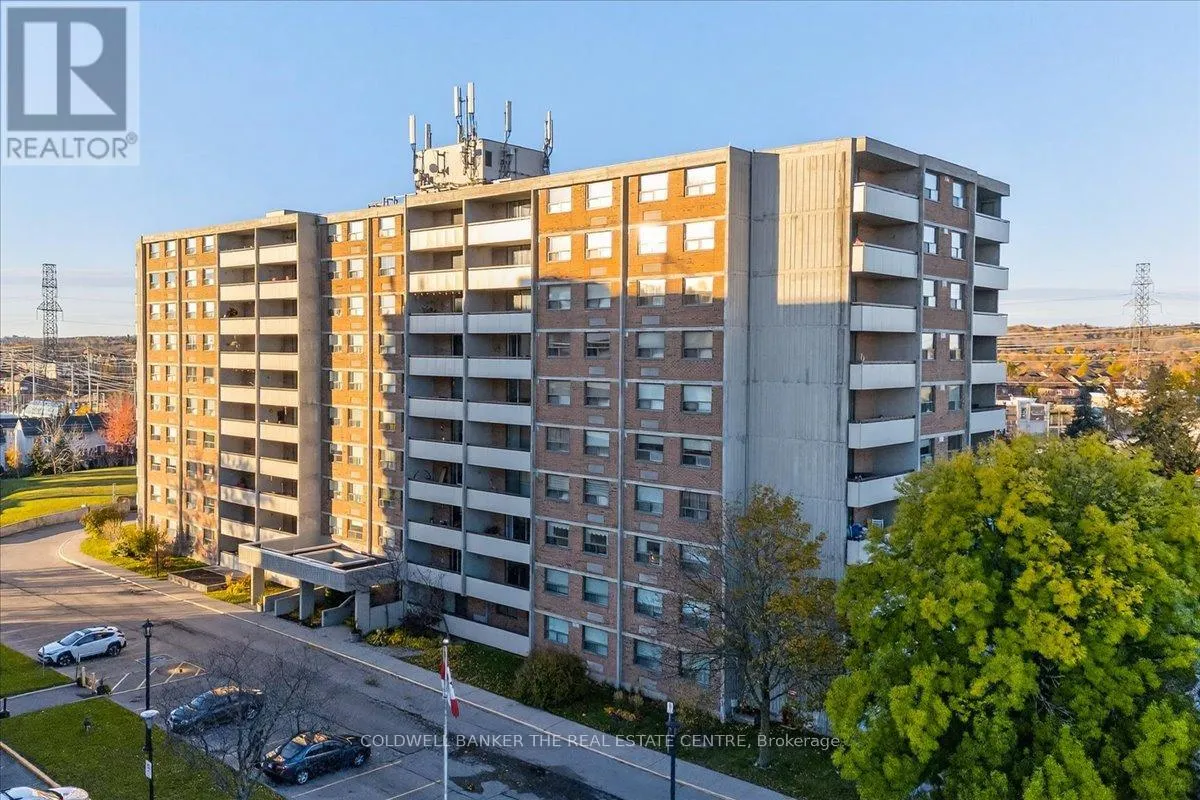 Apartment for rent: 702 - 20 William Roe Boulevard, Newmarket, Ontario L3Y 5V6