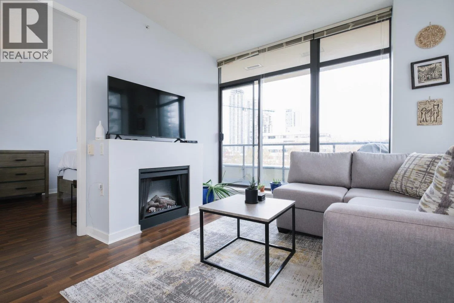 Apartment for rent: 702 4250 Dawson Street, Burnaby, British Columbia V5C 4B1