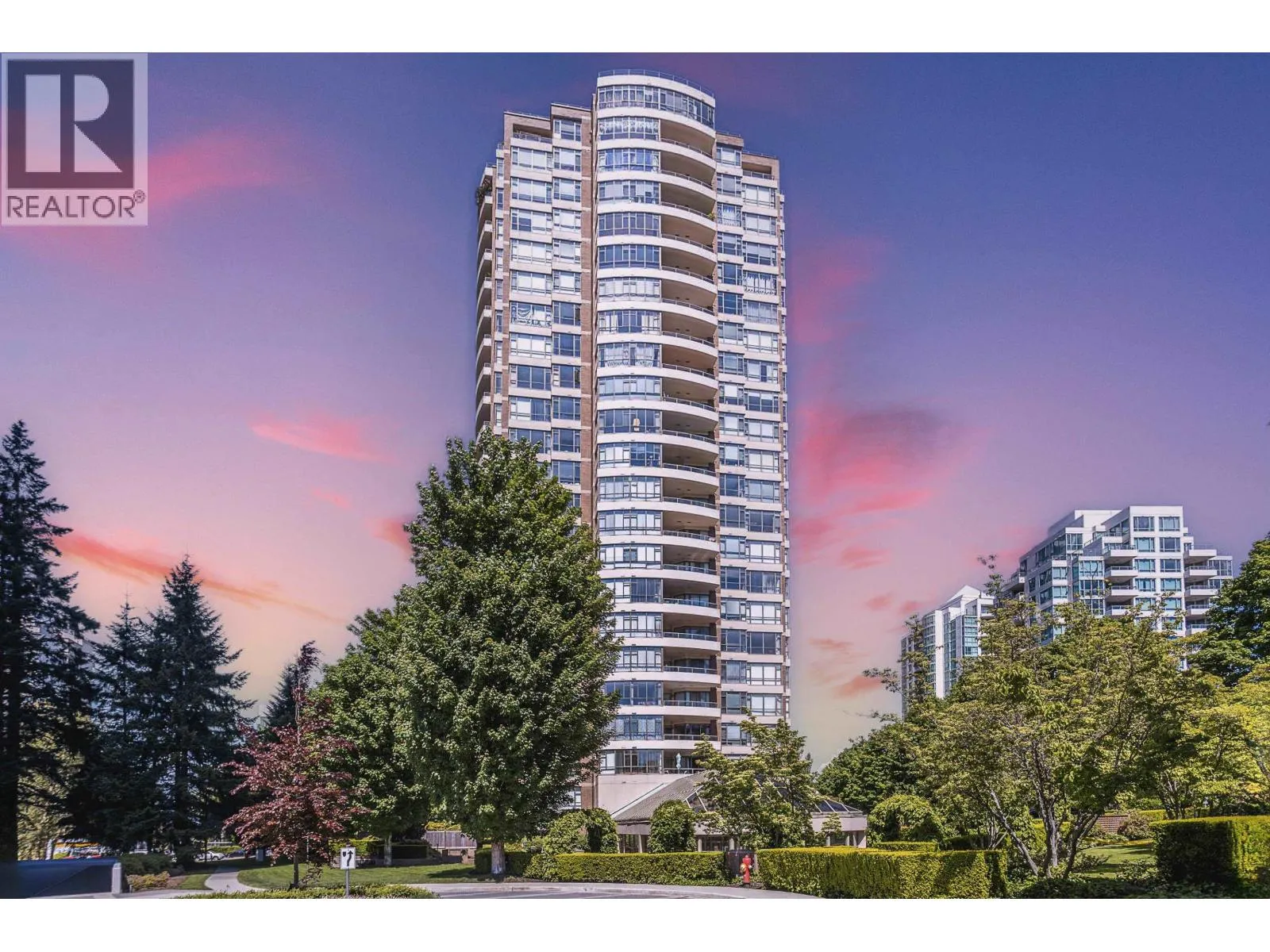 Apartment for rent: 702 5885 Olive Avenue, Burnaby, British Columbia V5H 4N8