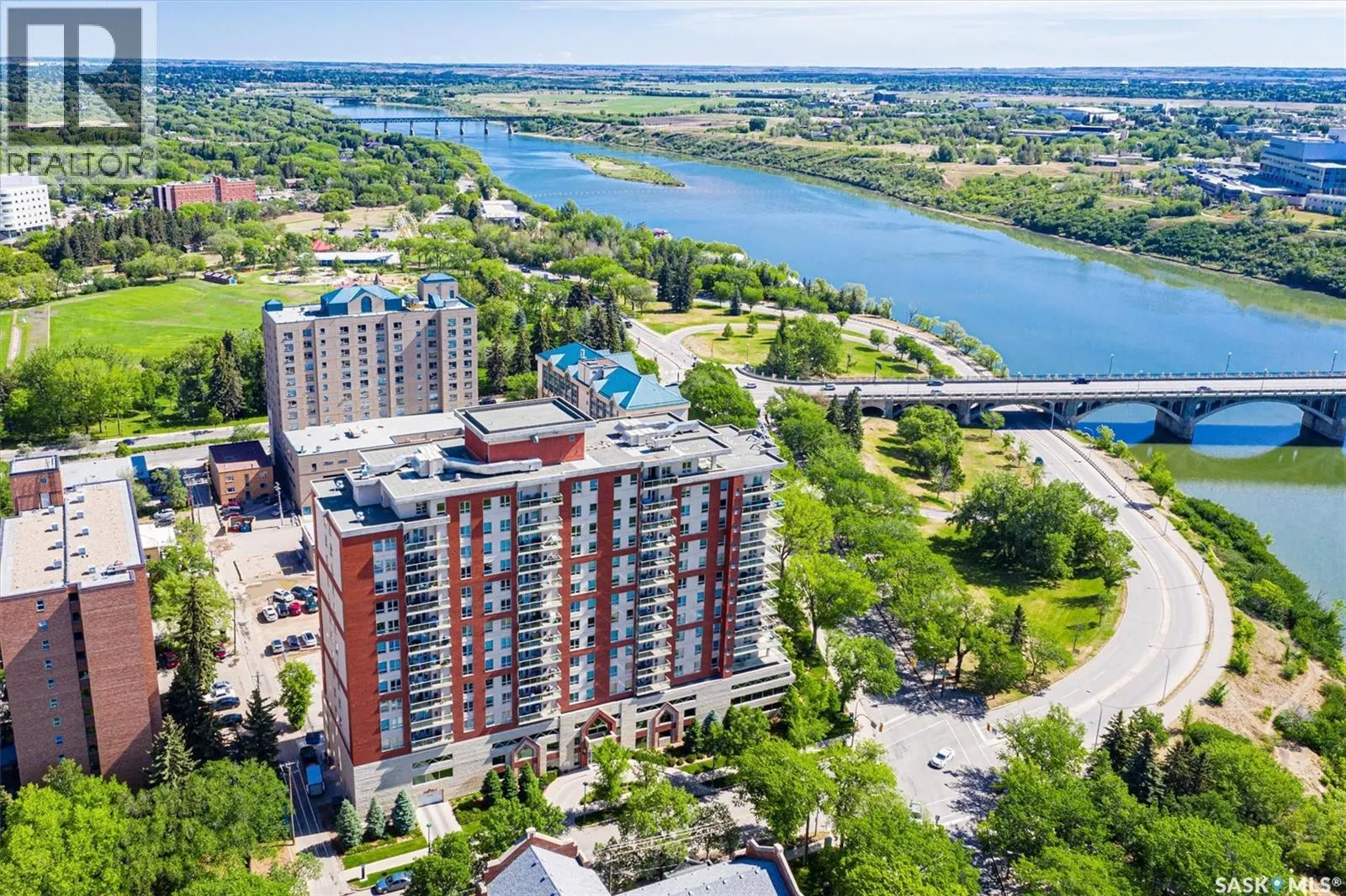 Apartment for rent: 702 902 Spadina Crescent E, Saskatoon, Saskatchewan S7K 0G8