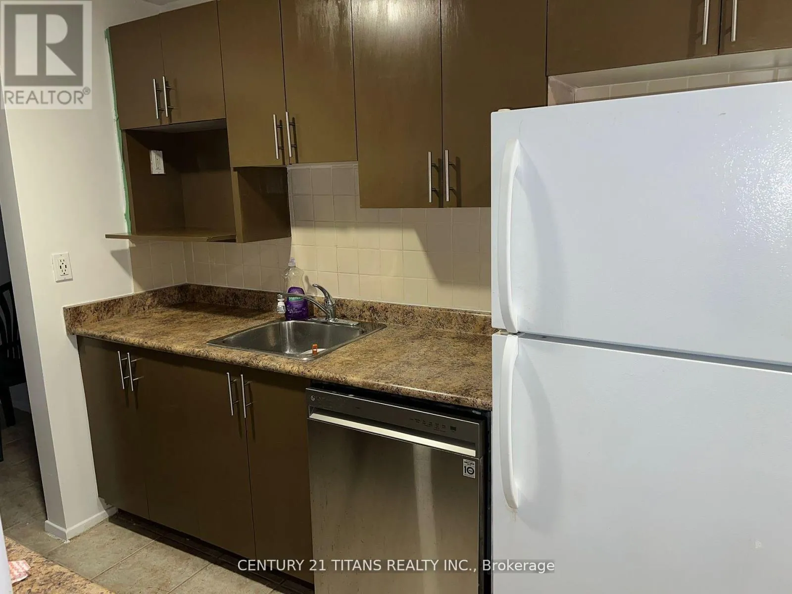 Apartment for rent: 702 - 931 Wonderland Road, London South, Ontario N6K 2X6