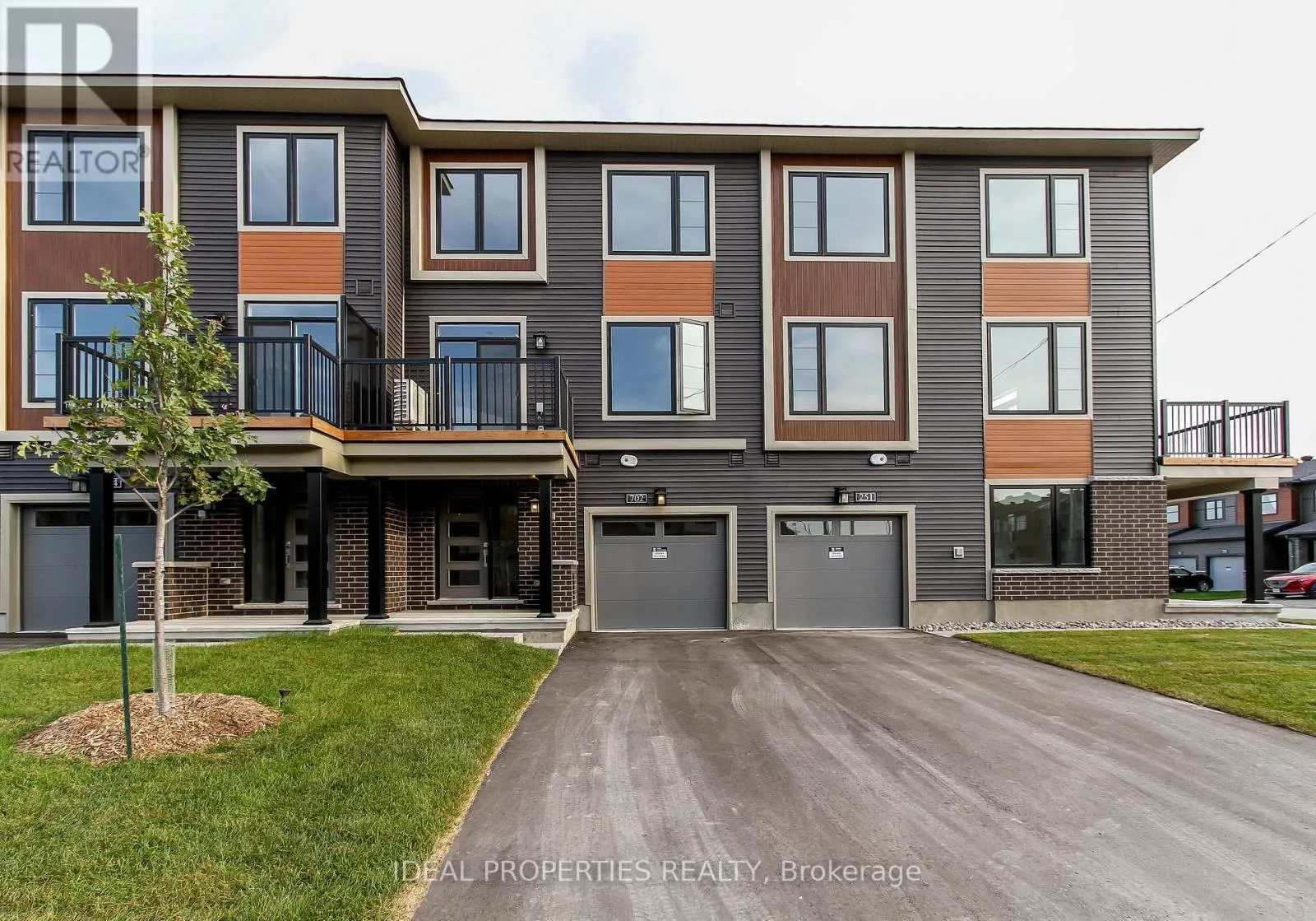 Row / Townhouse for rent: 702 Doneraile Walk, Ottawa, Ontario K2C 3H2