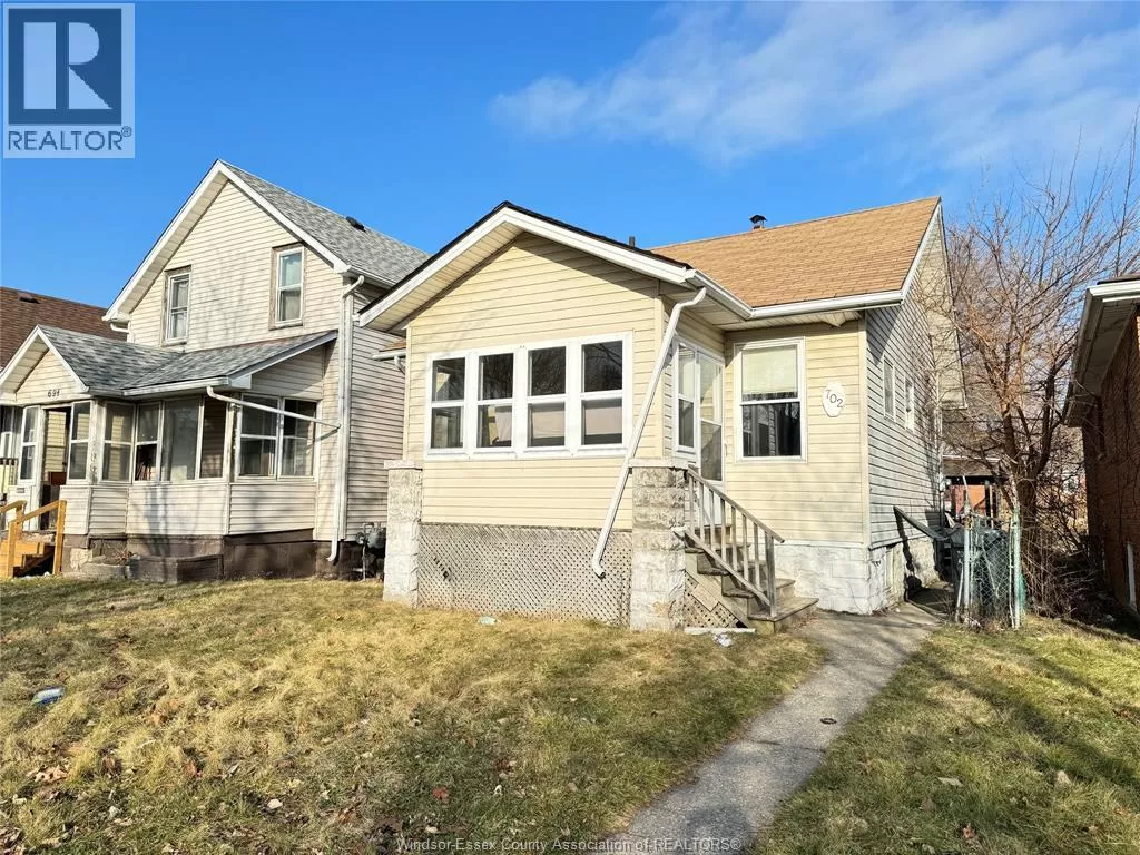 House for rent: 702 Randolph, Windsor, Ontario N9B 2T8