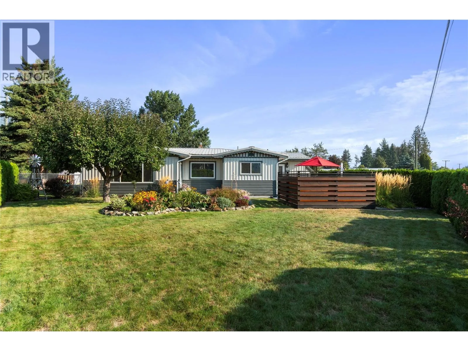 House for rent: 702 Second Avenue, Chase, British Columbia V0E 1M0