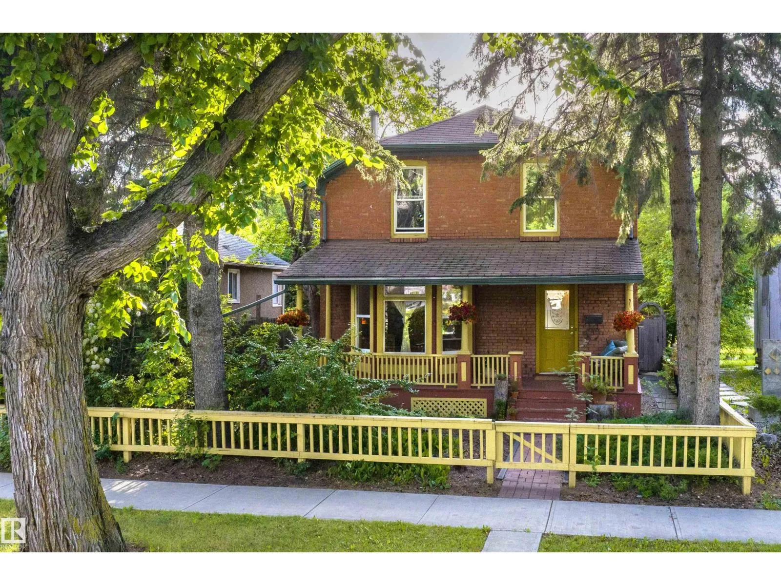 House for rent: 7024 105a St Nw, Edmonton, Alberta T6H 2R5