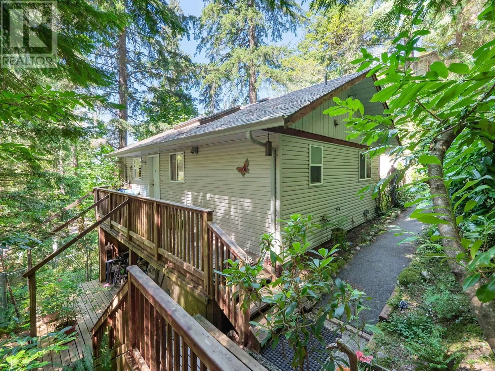 House for rent: 7027 Skana Crescent, Sechelt, British Columbia V7Z 0C8