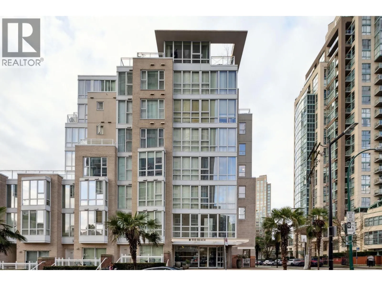 Apartment for rent: 703 910 Beach Avenue, Vancouver, British Columbia V6Z 2W7