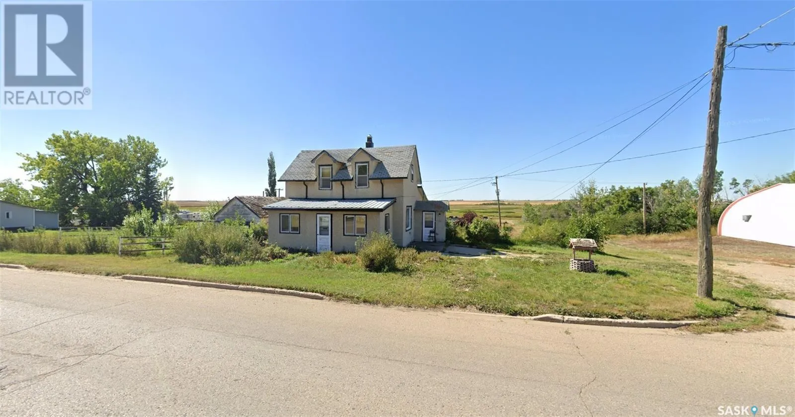 Unknown for rent: 703 Government Road, Weyburn, Saskatchewan S4H 2B5