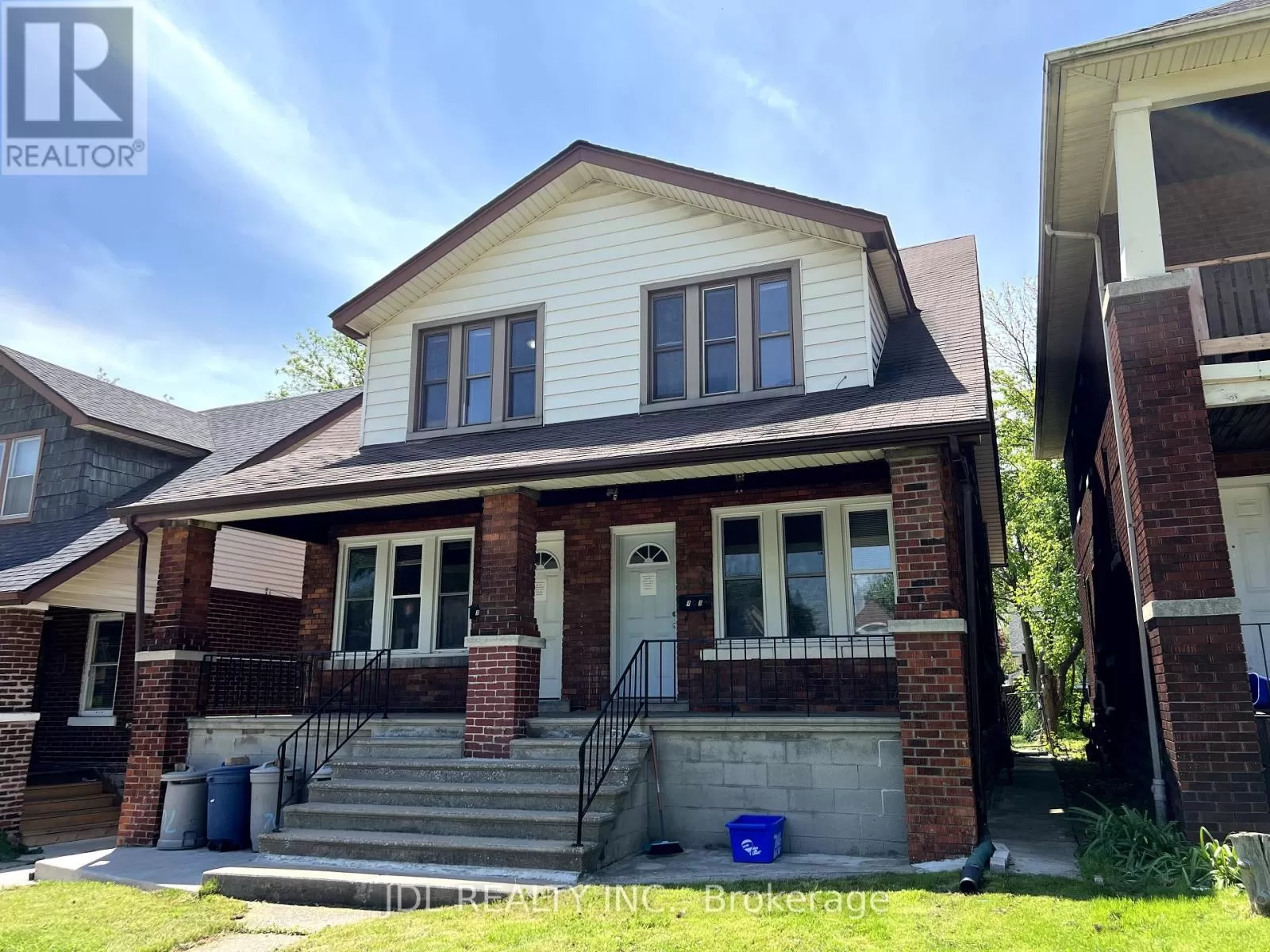 Duplex for rent: 703-705 Partington Avenue, Windsor, Ontario N9B 2N6
