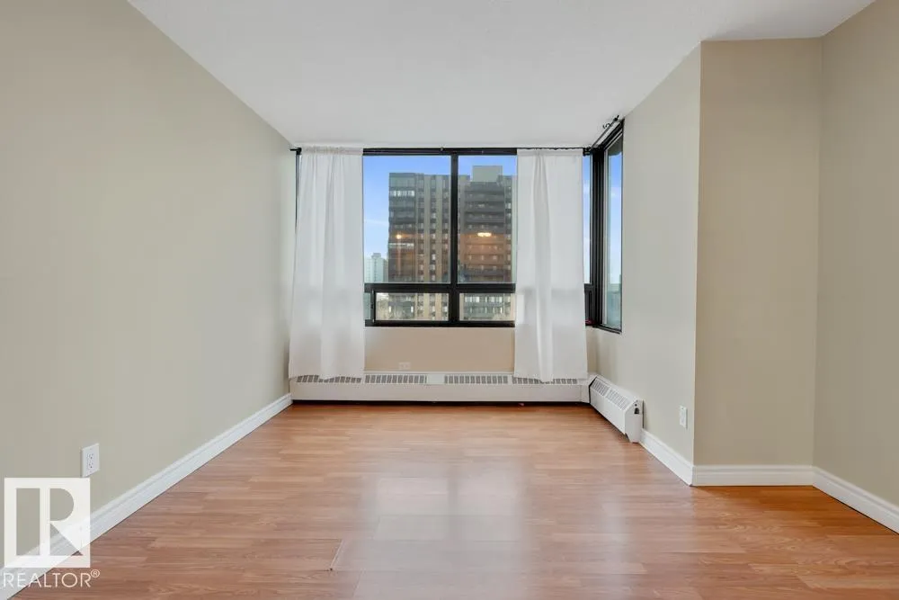 Apartment for rent: #704 10160 114 St Nw, Edmonton, Alberta T5K 2L2