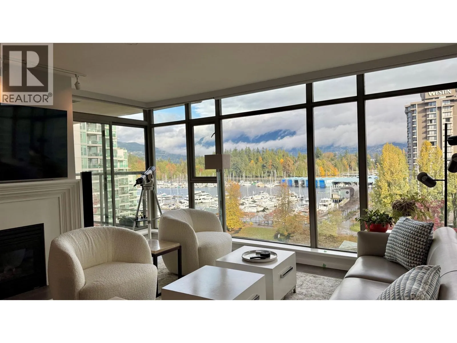 Apartment for rent: 704 1680 Bayshore Drive, Vancouver, British Columbia V6G 3H6