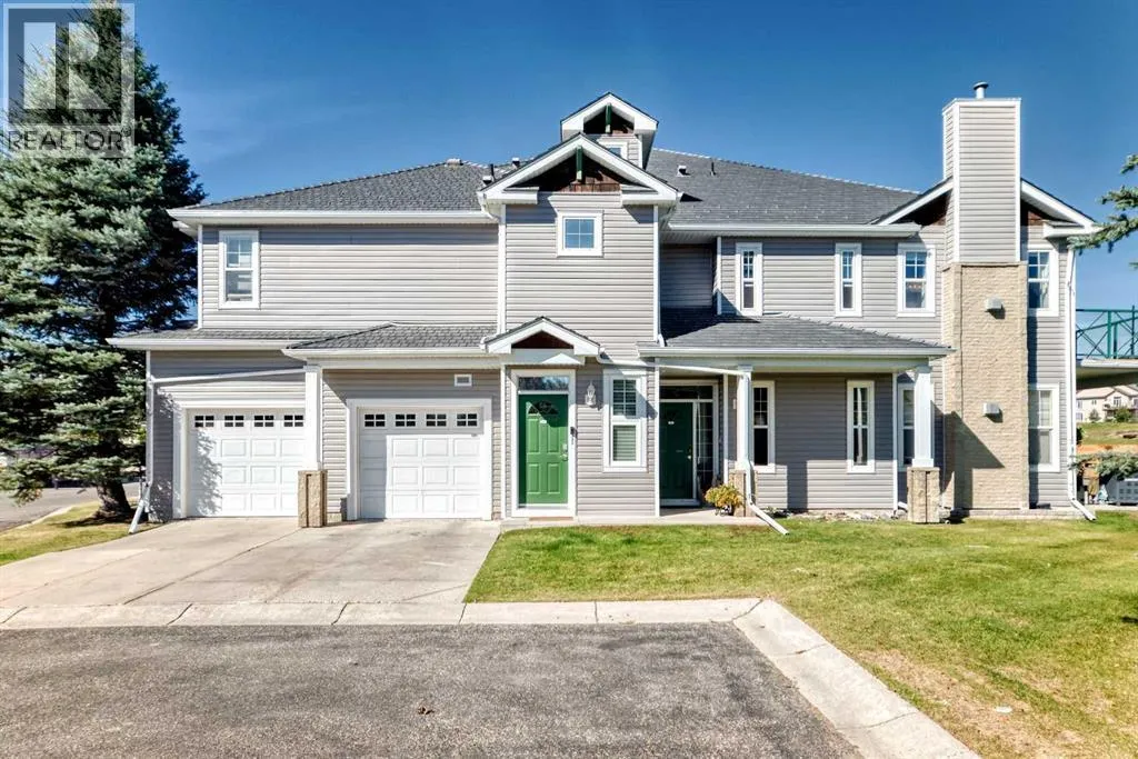 Row / Townhouse for rent: 704, 39 Hidden Creek Place Nw, Calgary, Alberta T3A 6B9