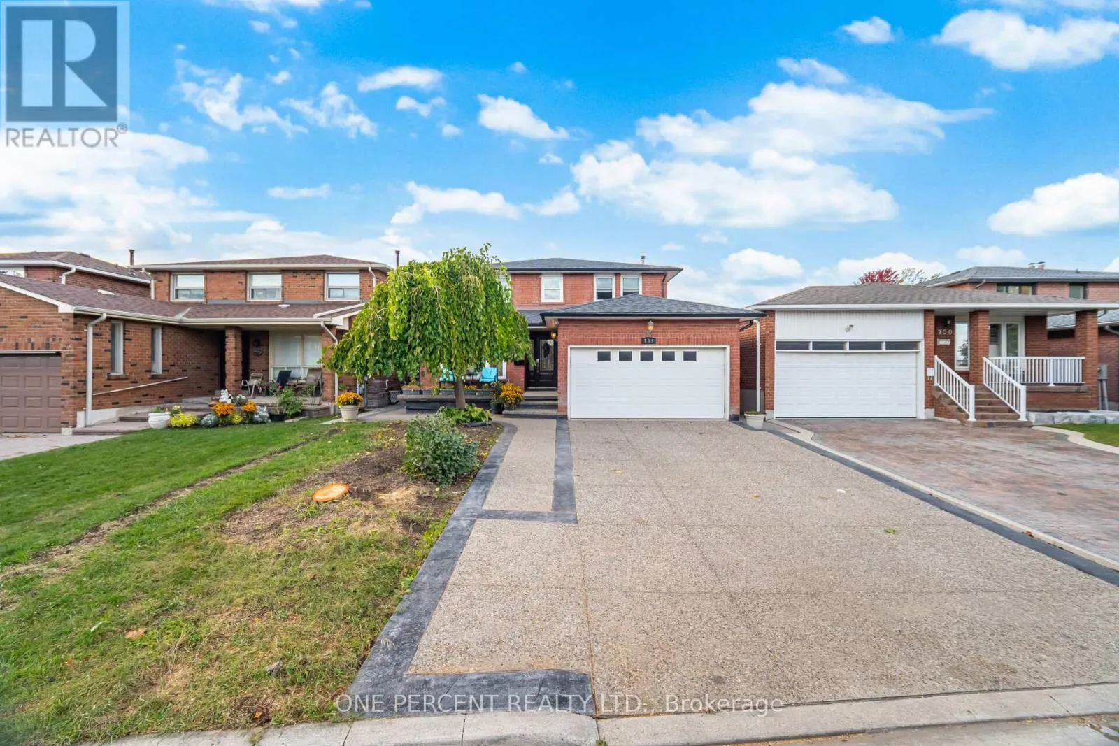 House for rent: 704 Bookham Crescent, Mississauga, Ontario L4Z 1T9