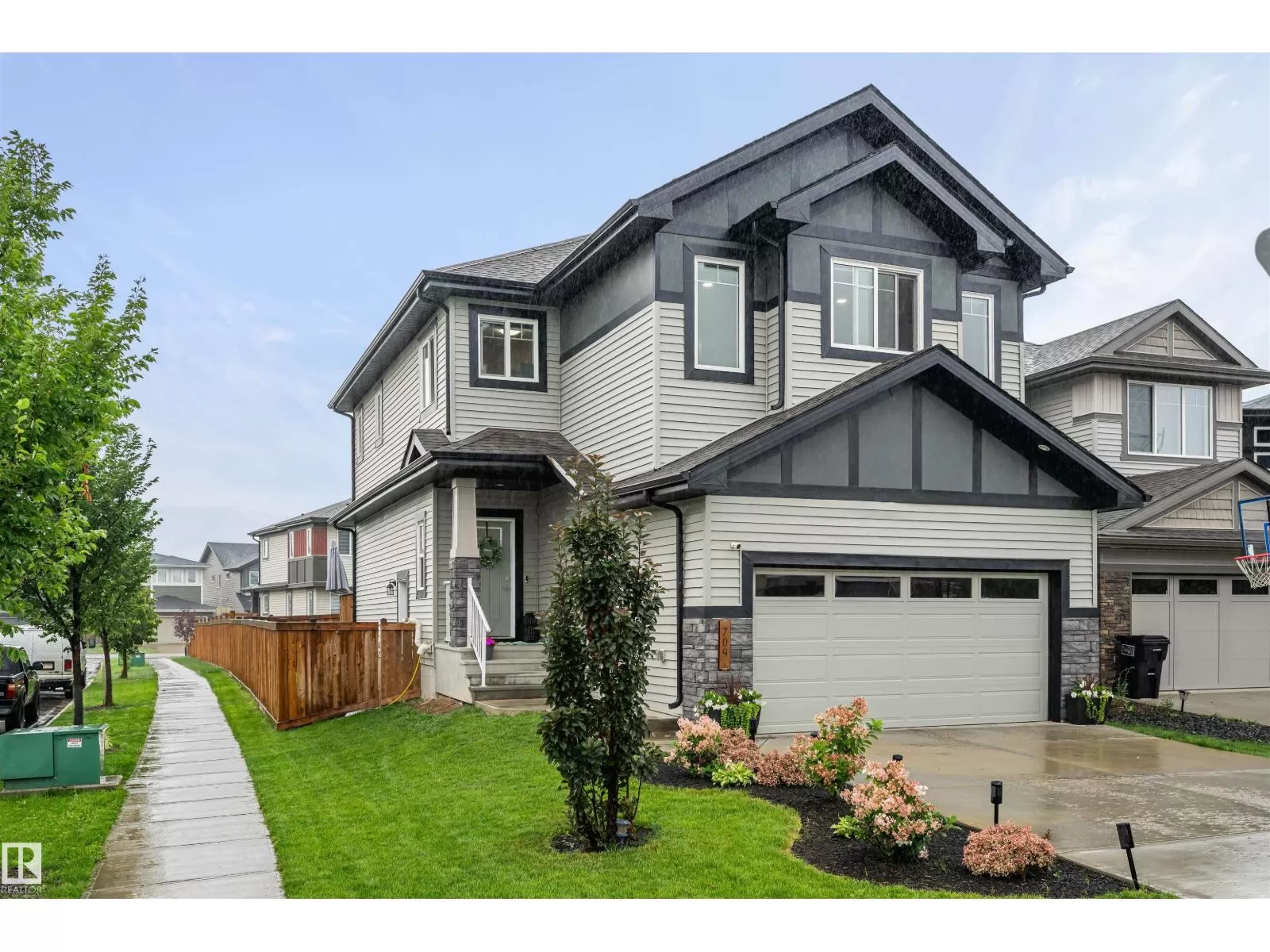 House for rent: 704 Conroy Co Sw, Edmonton, Alberta T6W 4H5