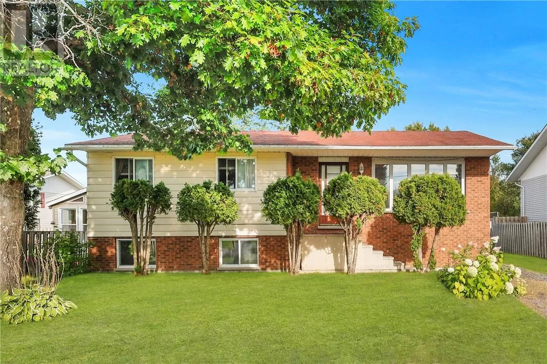 House for rent: 704 Mead Boulevard, Espanola, Ontario P5E 1L7