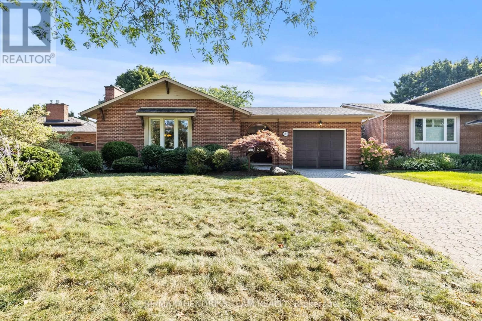 House for rent: 704 Vine Street, St. Catharines, Ontario L2M 7L7