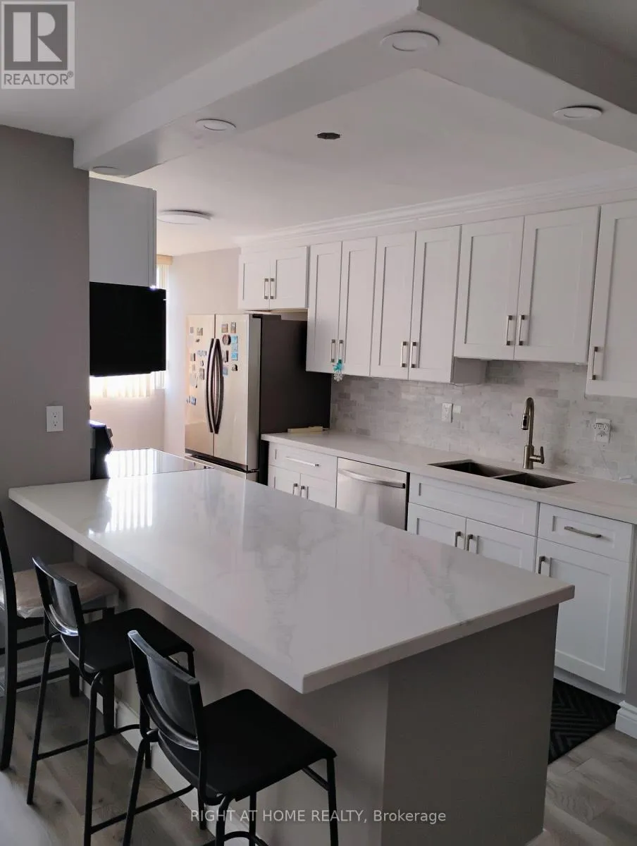 Apartment for rent: 705 - 100 Antibes Drive, Toronto, Ontario M2R 3N1