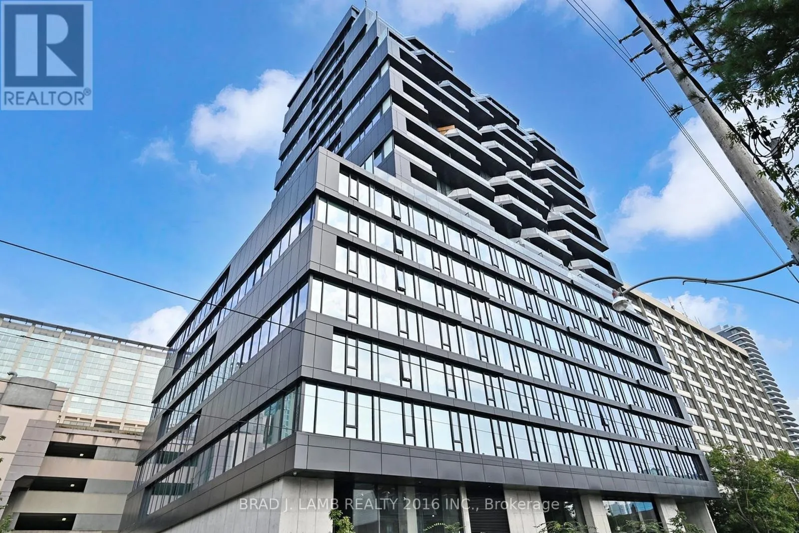 Apartment for rent: 705 - 195 Mccaul Street, Toronto, Ontario M5T 0E5