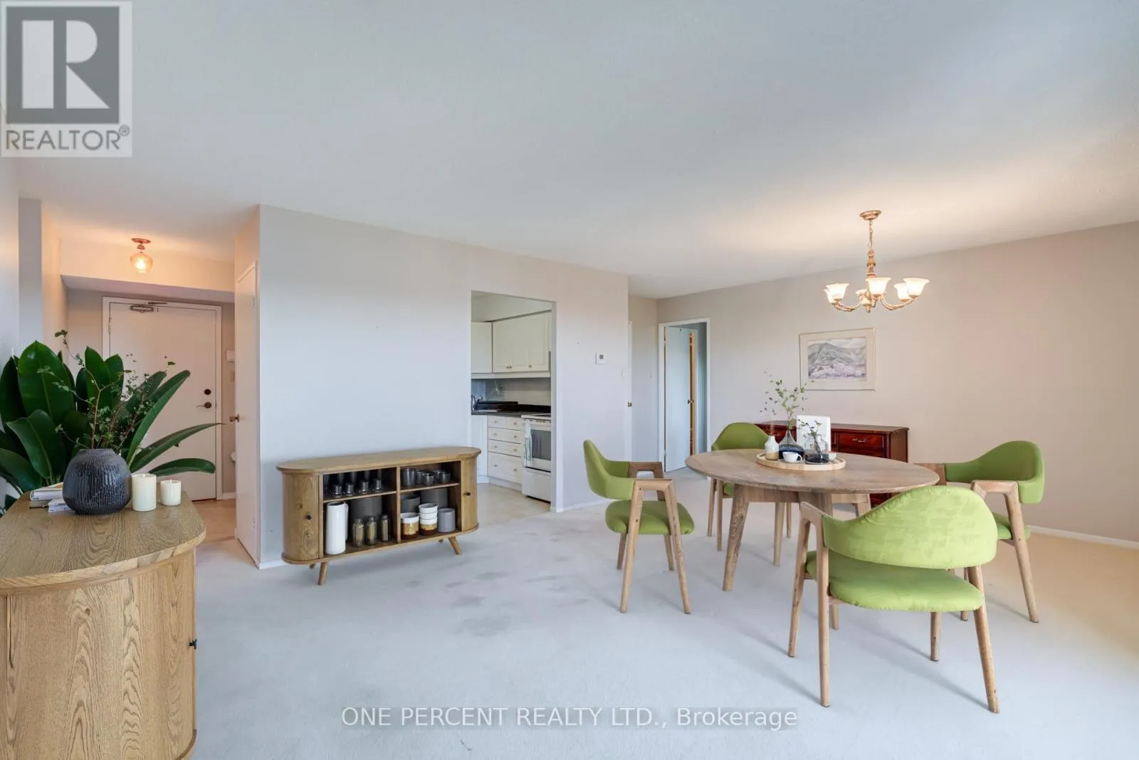 Apartment for rent: 705 - 20 William Roe Boulevard, Newmarket, Ontario L3Y 5V6