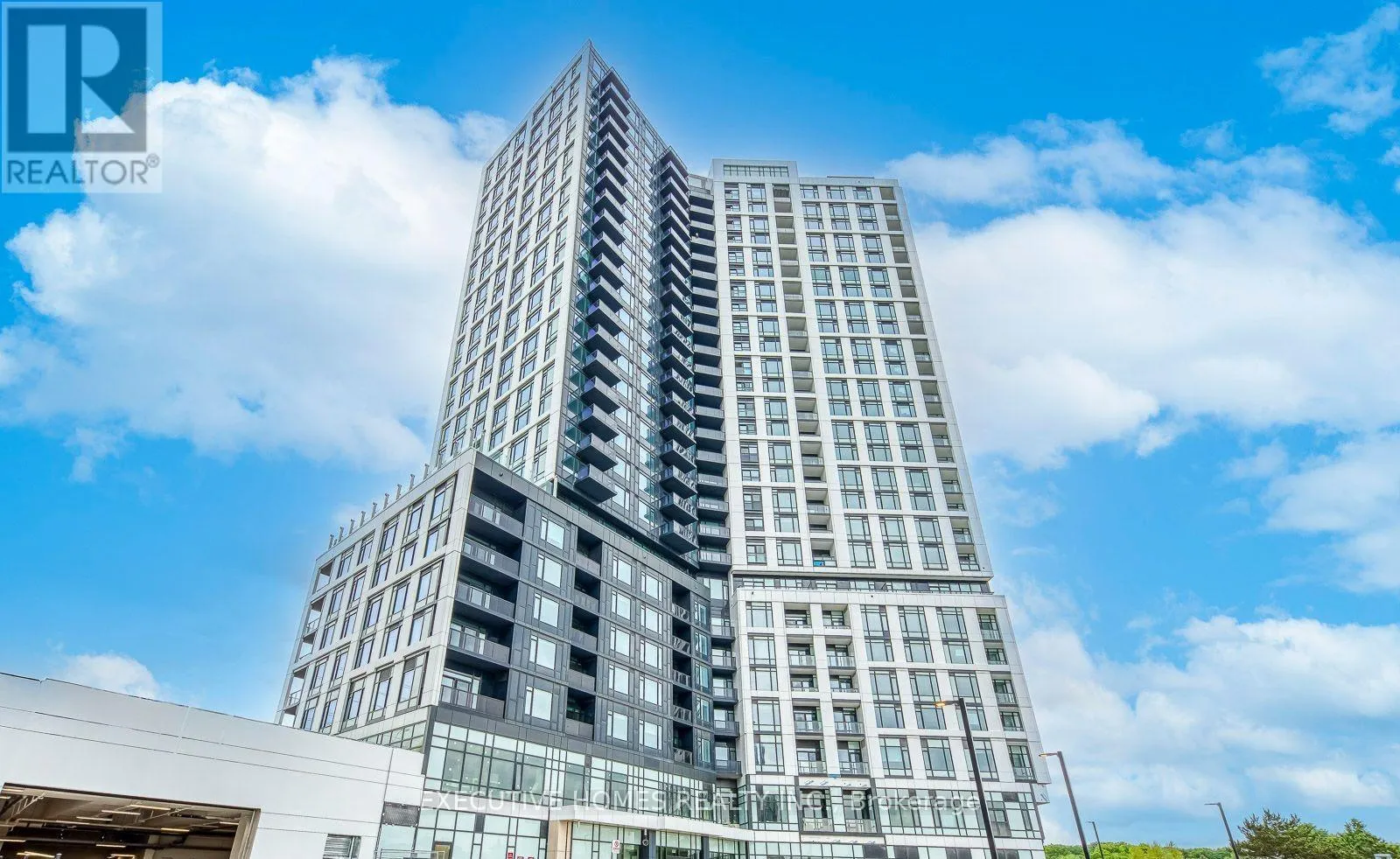 Apartment for rent: 705 - 2495 Eglinton Avenue W, Mississauga, Ontario L5M 2V8