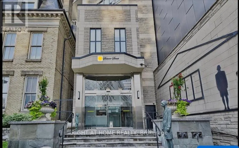 Apartment for rent: 705 - 71 Simcoe Street, Toronto, Ontario M5J 2S9