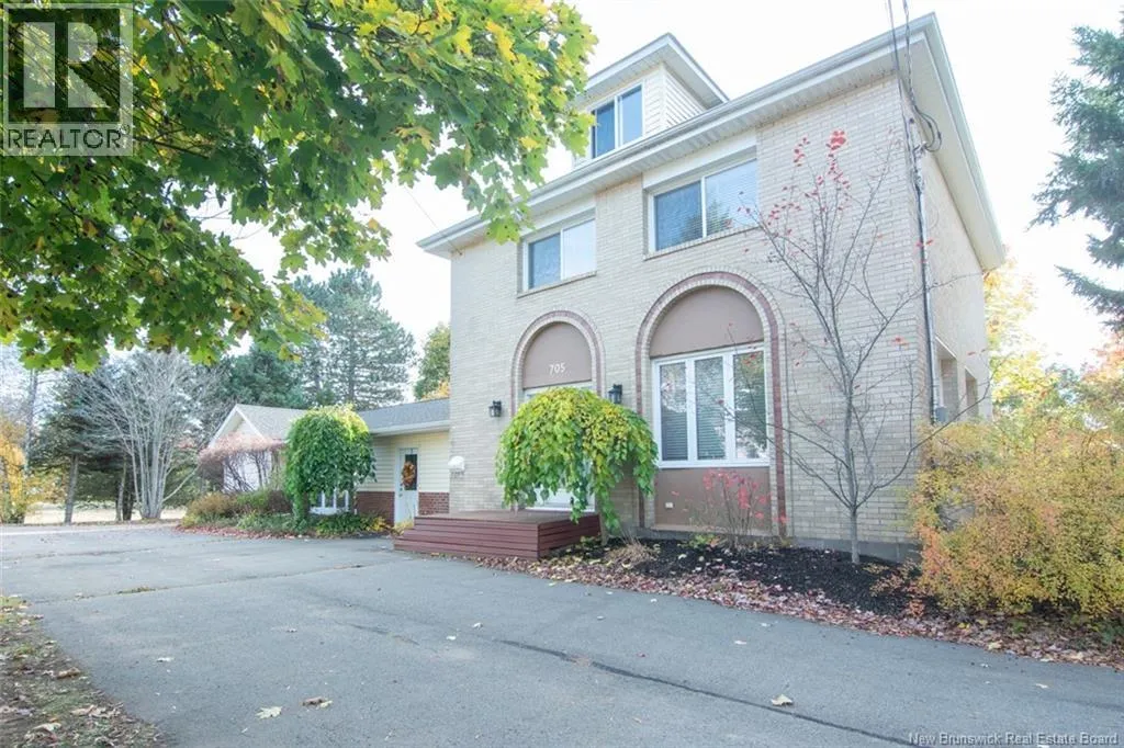 Garden Home for rent: 705 Amirault Street, Dieppe, New Brunswick E1A 1E9