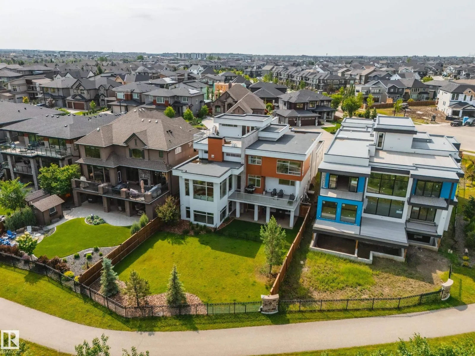 House for rent: 705 Howatt Dr Sw, Edmonton, Alberta T6W 3K3