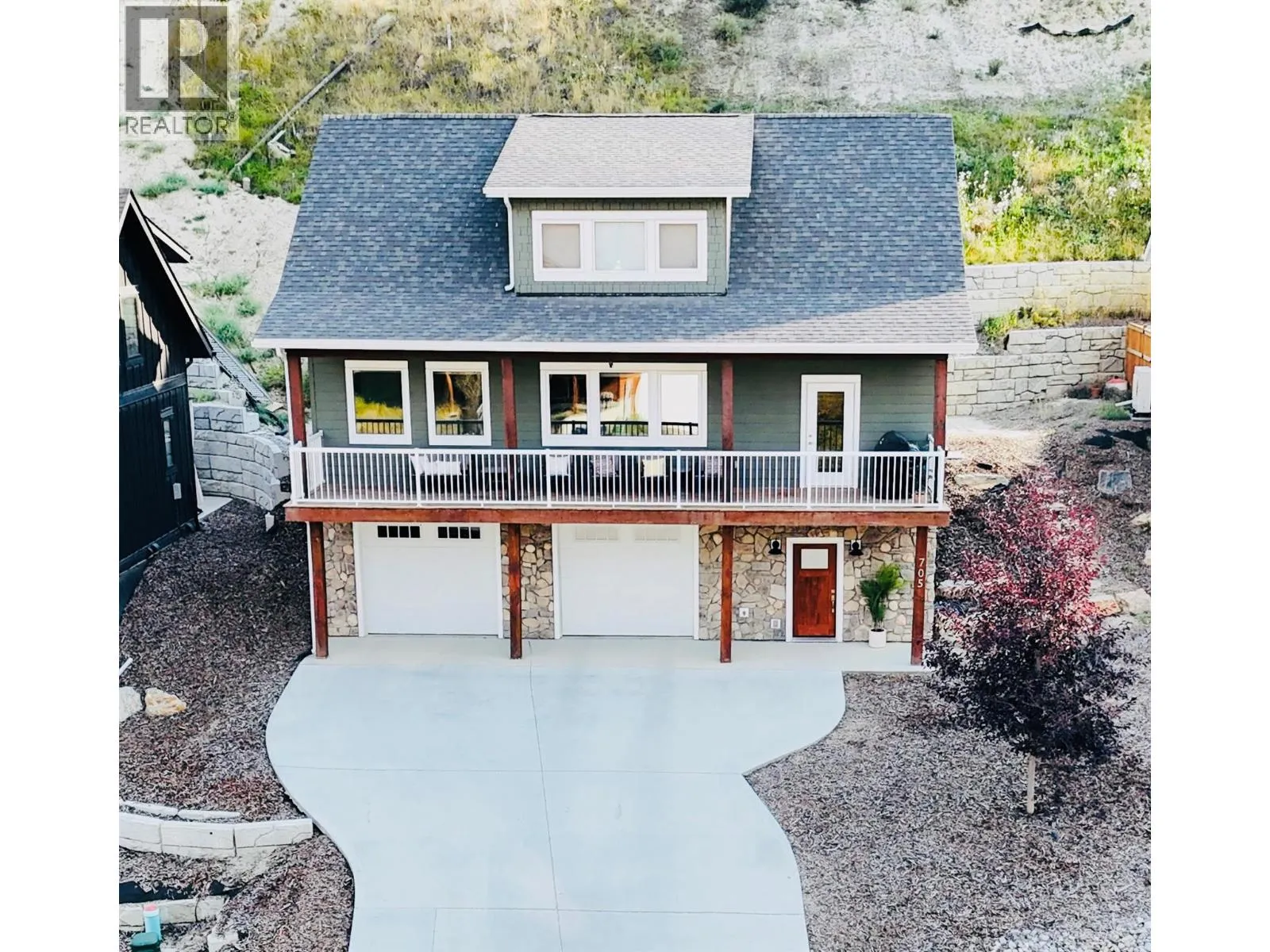 House for rent: 705 Kpokl Road, Invermere, British Columbia V0A 1K0