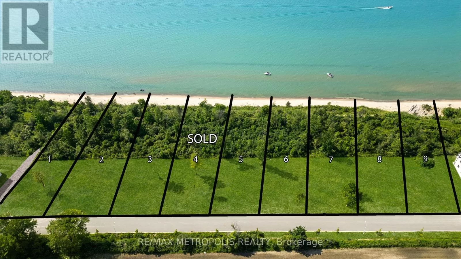 7057 Blue Coast Heights, Plympton-Wyoming, Ontario N0N 1E0