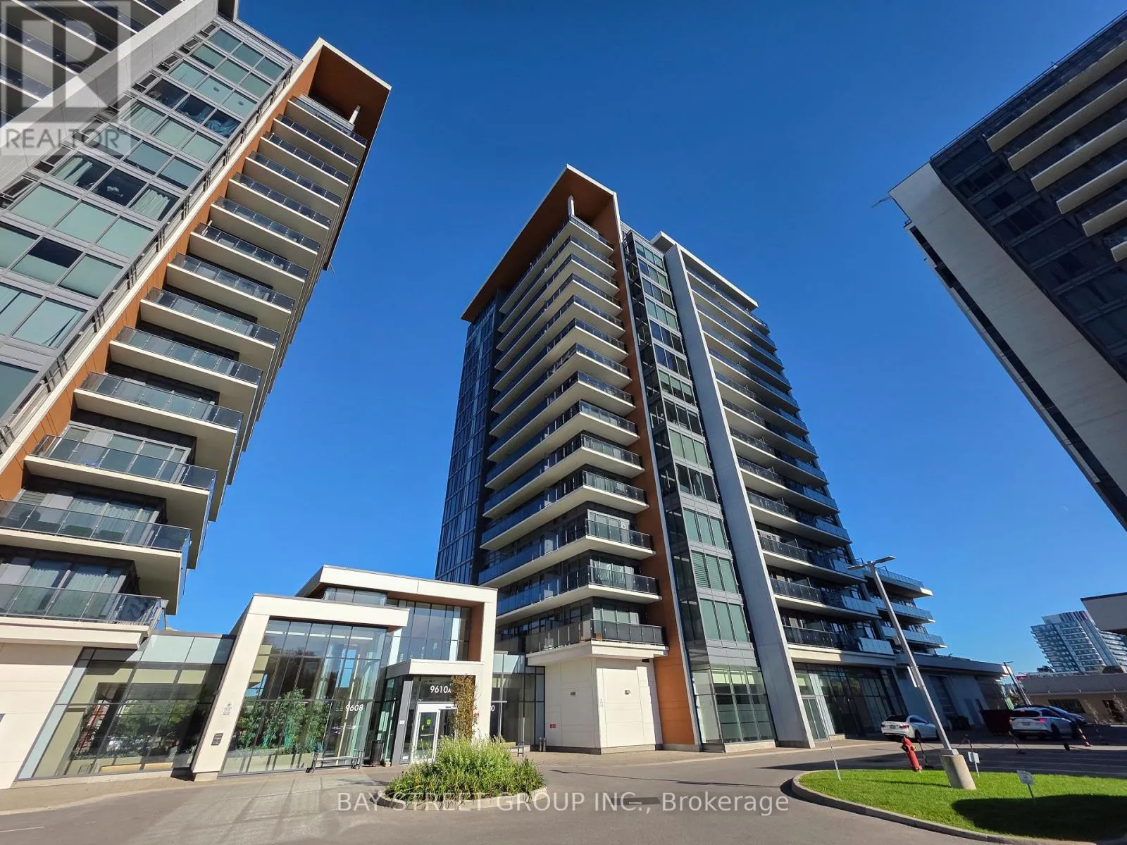 Apartment for rent: 705b - 9608 Yonge Street, Richmond Hill, Ontario L4C 0X4