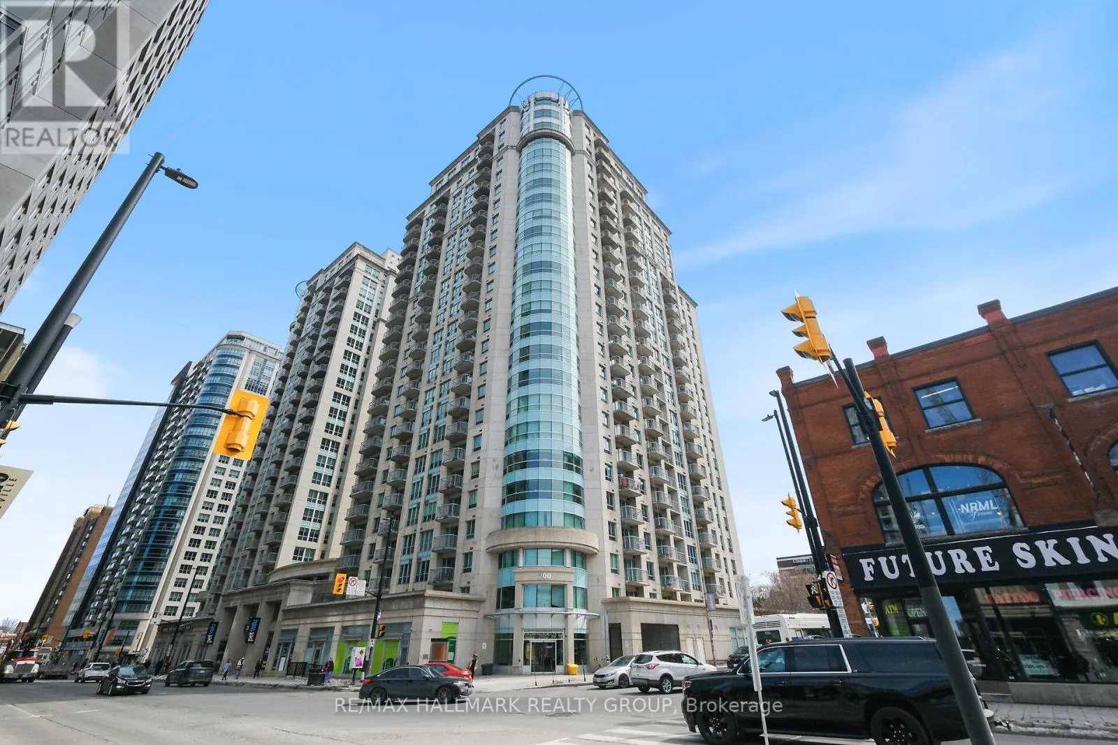 Apartment for rent: 706 - 200 Rideau Street, Ottawa, Ontario K1N 5Y1