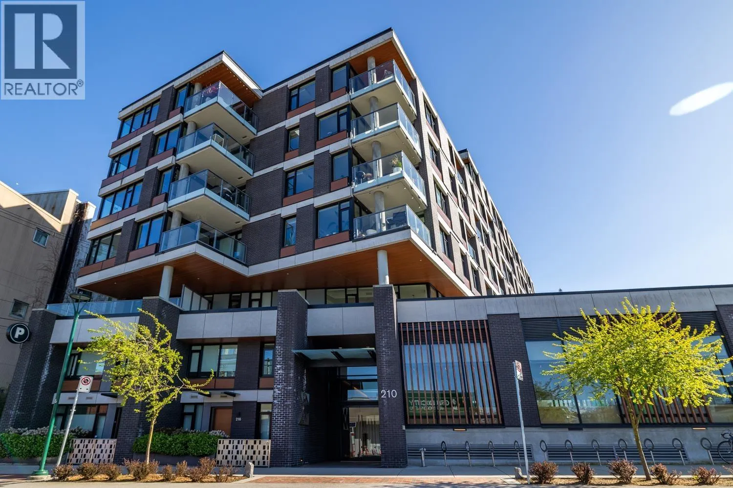 Apartment for rent: 706 210 E 5th Avenue, Vancouver, British Columbia V5T 0K1