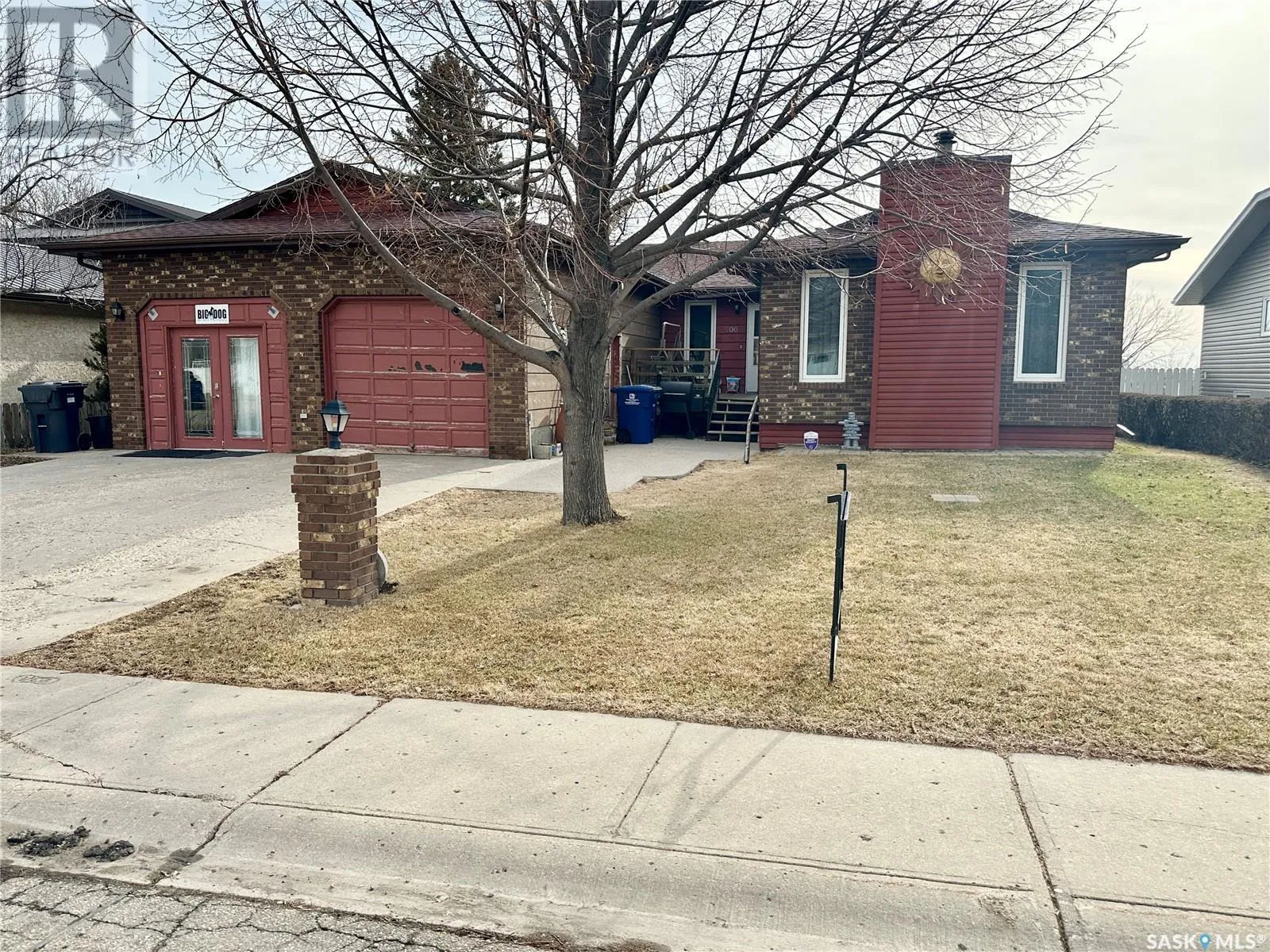 House for rent: 706 Dieppe Drive, Weyburn, Saskatchewan S4H 3G8