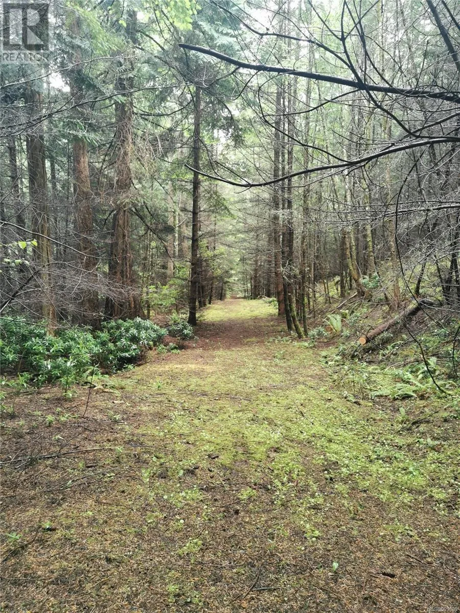 706 Fernhill Rd, Mayne Island, British Columbia V0N 2J1