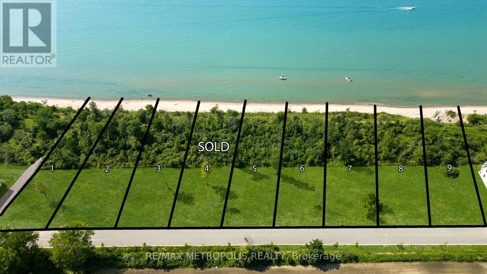 7069 Blue Coast Heights, Plympton-Wyoming, Ontario N0N 1E0