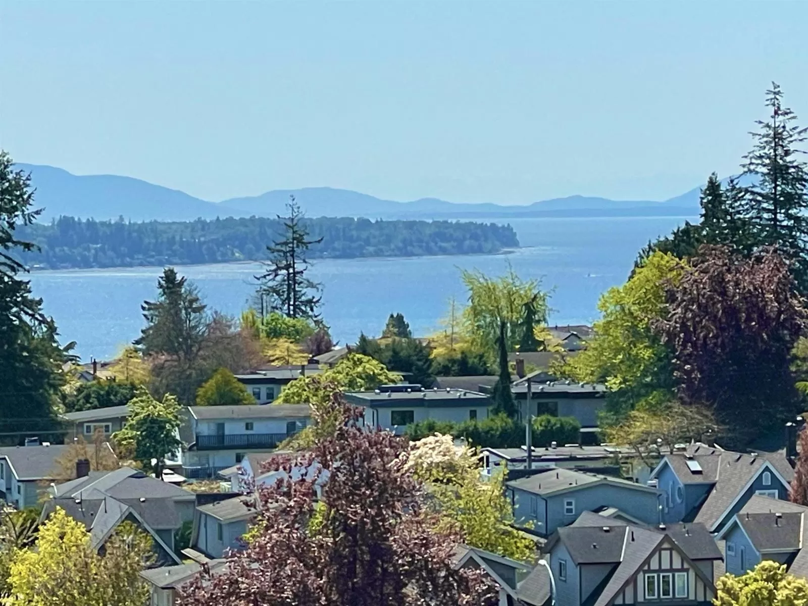 Apartment for rent: 707 1526 Finlay Street, White Rock, British Columbia V4B 4L9